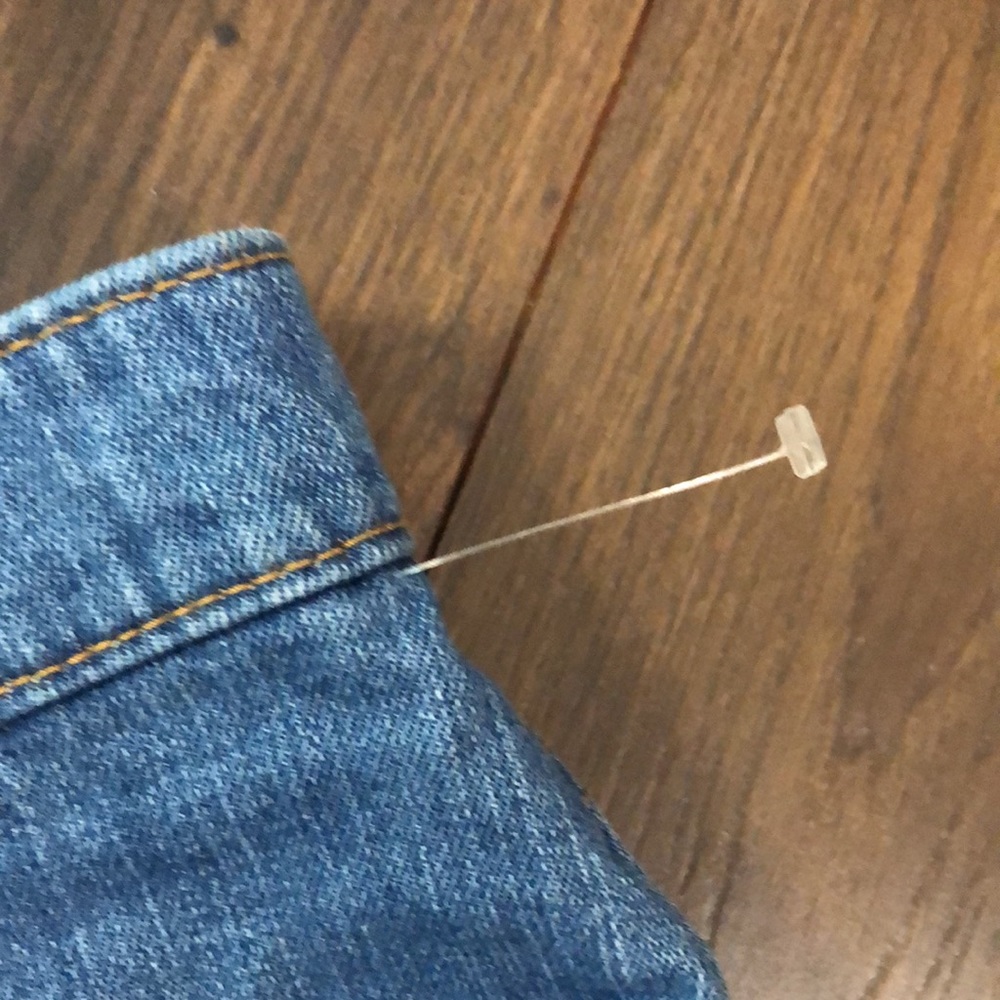 NWOT Levi’s Denim Shorts - Picture 3 of 8